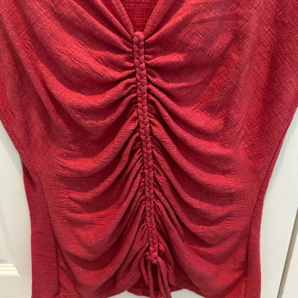 Max Studio Scarlet Ruched Top - Picture 3 of 4